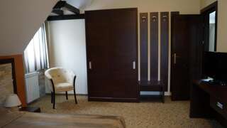 Отель Hotel Bucegi Синая Представительские апартаменты-8